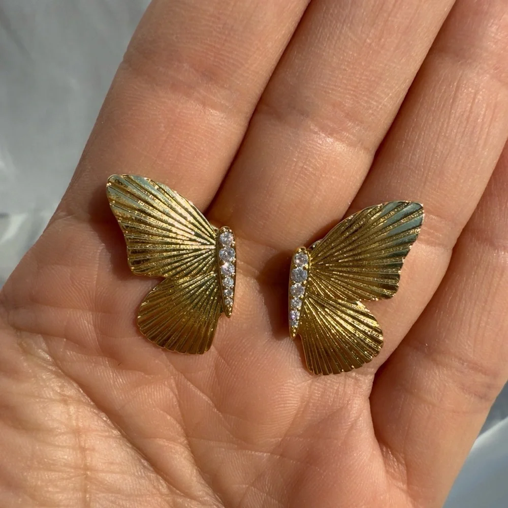 18K gold pallet Anthrpologie Elegant Gold Butterfly Earrings Diamond unique